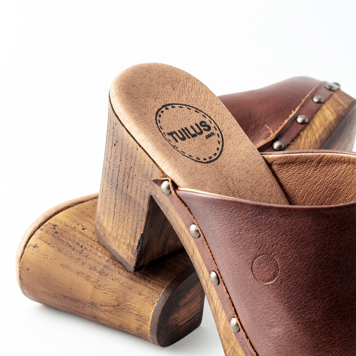 Zueco Cullera Piel Chocolate Tuilus