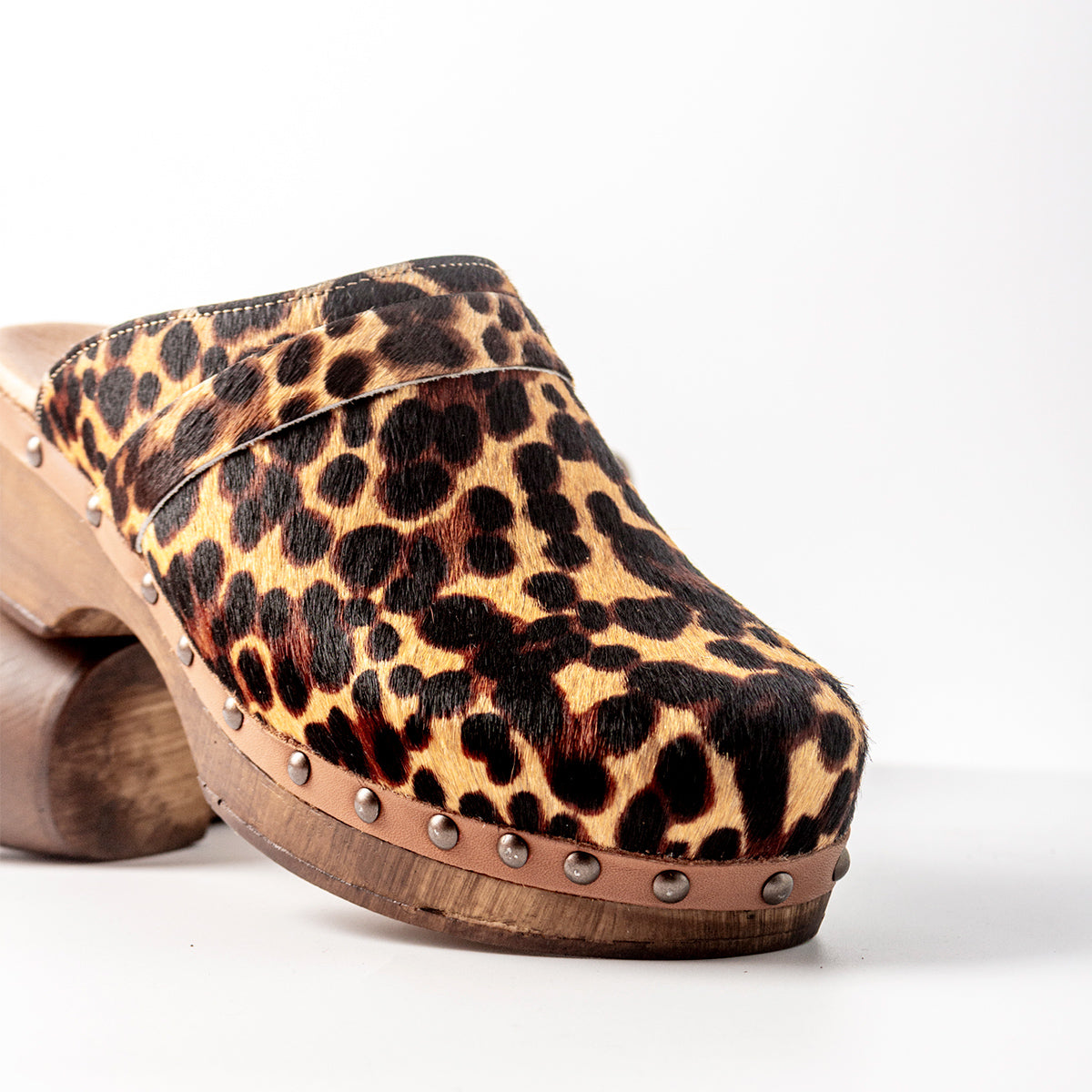 Zuecos Bolonia Pelo Leopardo