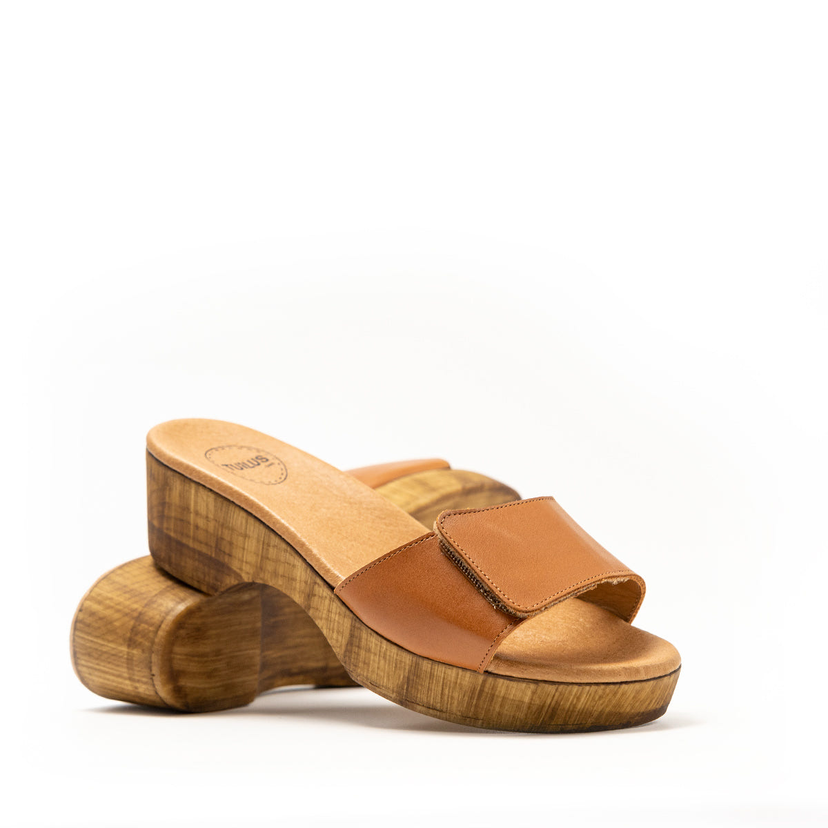 Zueco Bolonia Velcro Piel Caramelo Tuilus