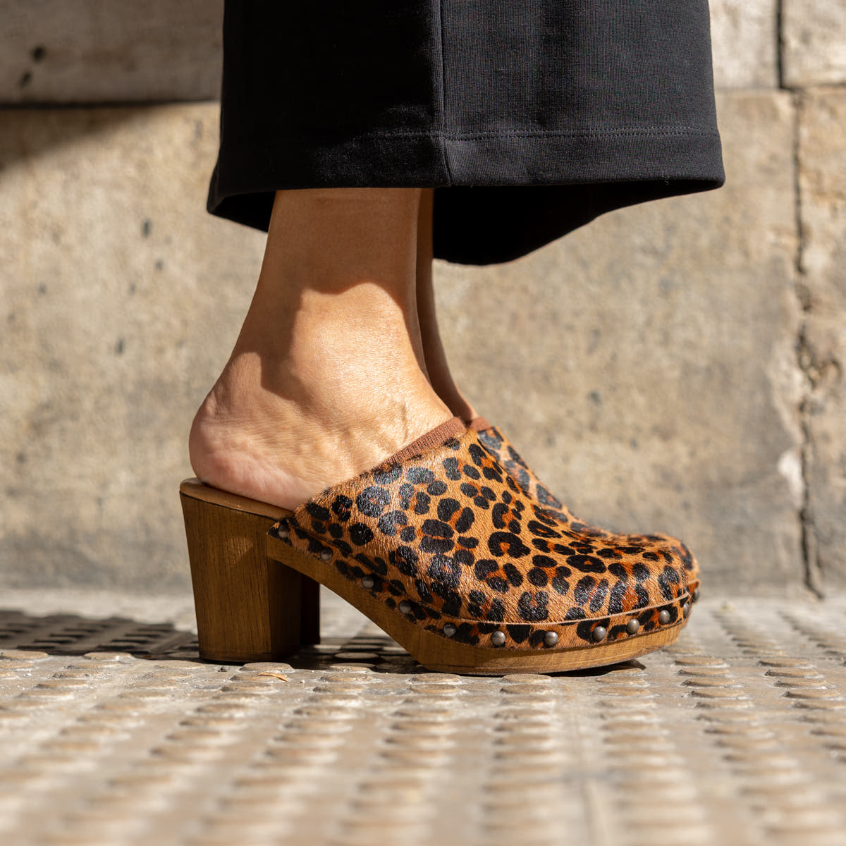 Zuecos Cullera Piel Leopardo Tuilus