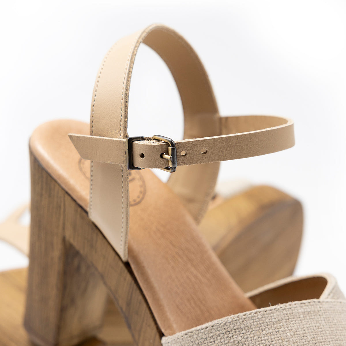 Sandalia Comillas Cross LIno Natural Tuilus
