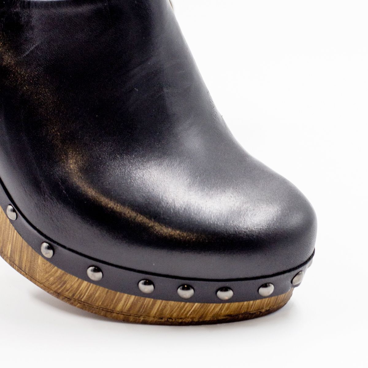 Comillas Black Leather Clog