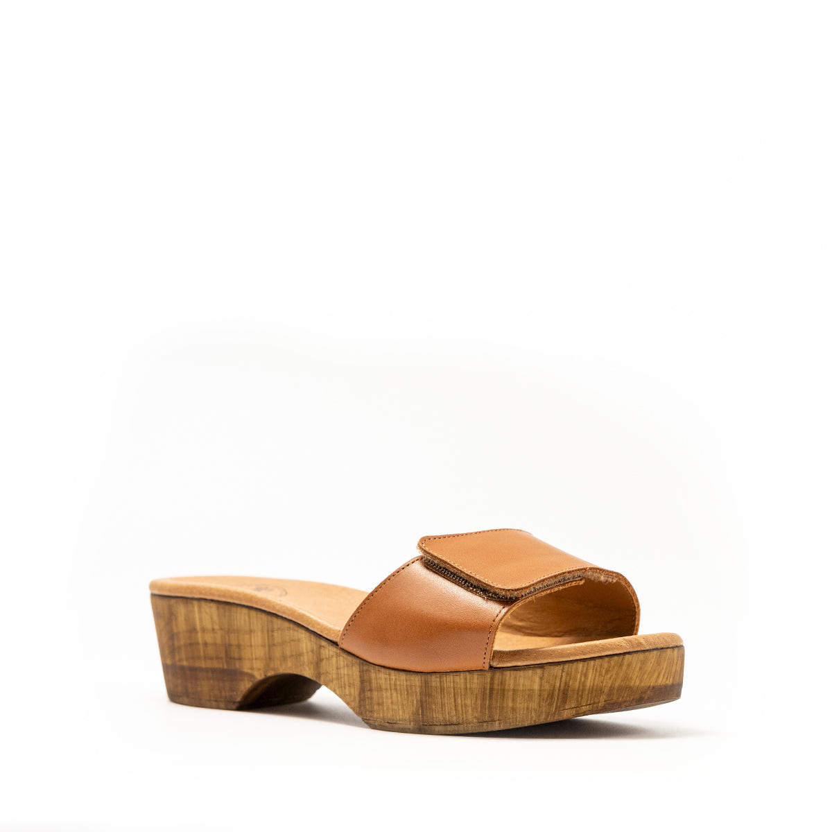 Zueco Bolonia Velcro Piel Caramelo Tuilus